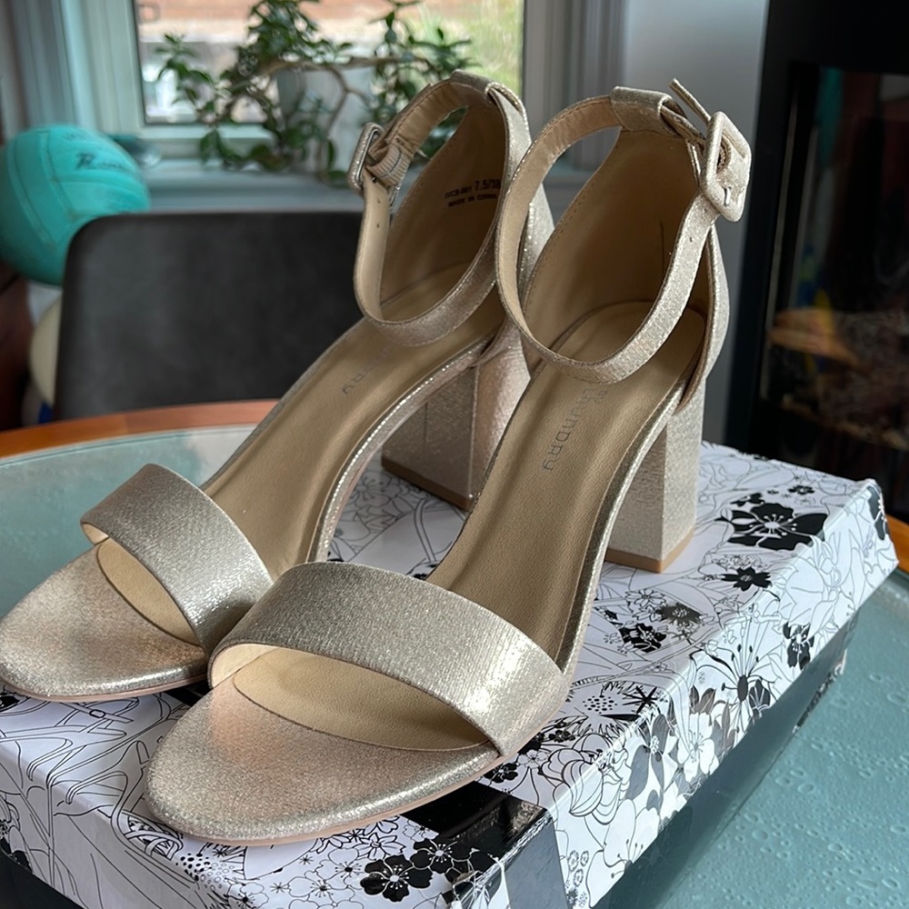 CL by LAUNDRY JODY Starstone light gold 7.5